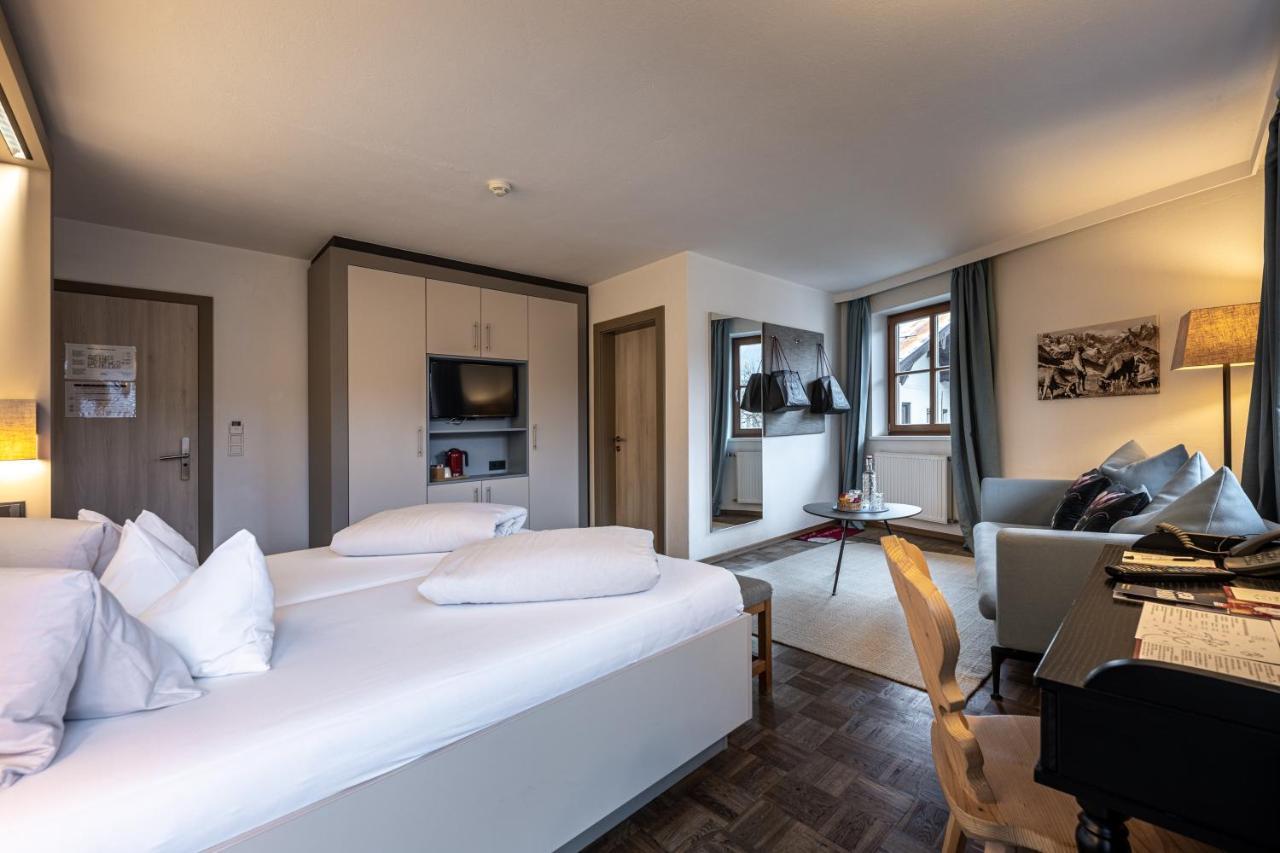 Hotel Wirtshaus Post Sankt Johann in Tirol Bagian luar foto