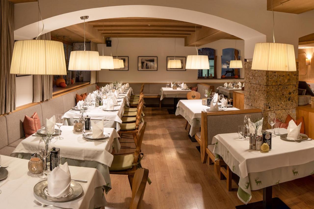 Hotel Wirtshaus Post Sankt Johann in Tirol Bagian luar foto
